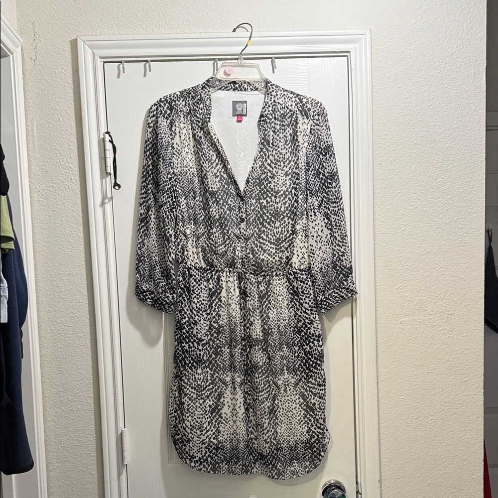 Vince Camuto Black and White Printed V-Neck Shirt Dress